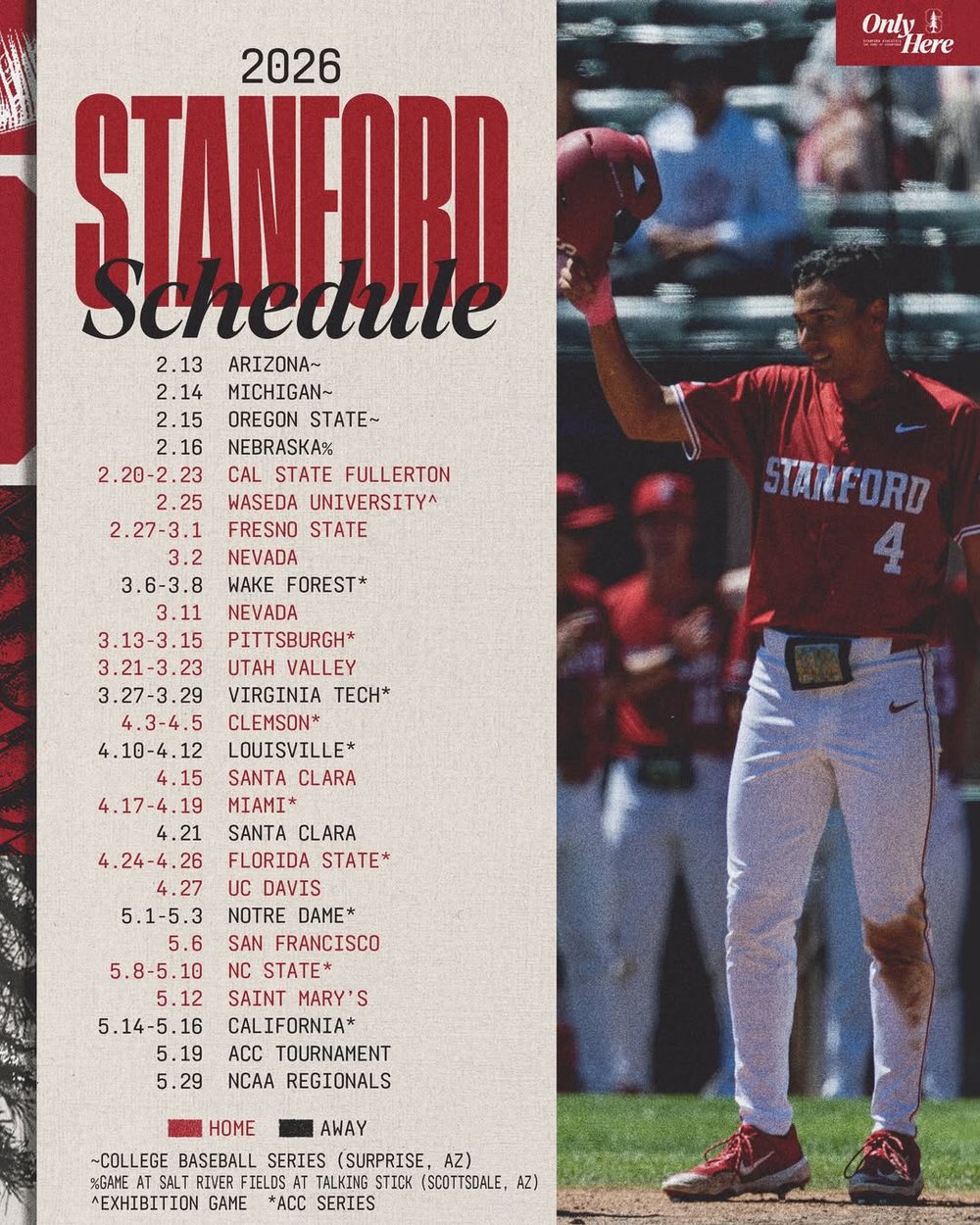 アメリカの大学の試合でプレーする選手